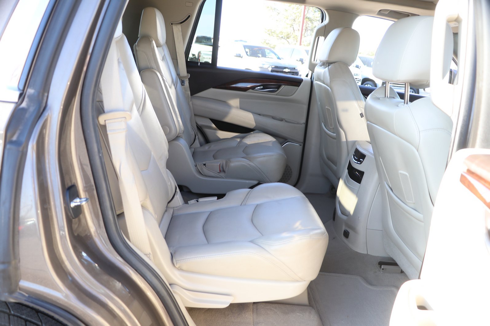 Used 2015 Cadillac Escalade Premium AWD/4WD image 30