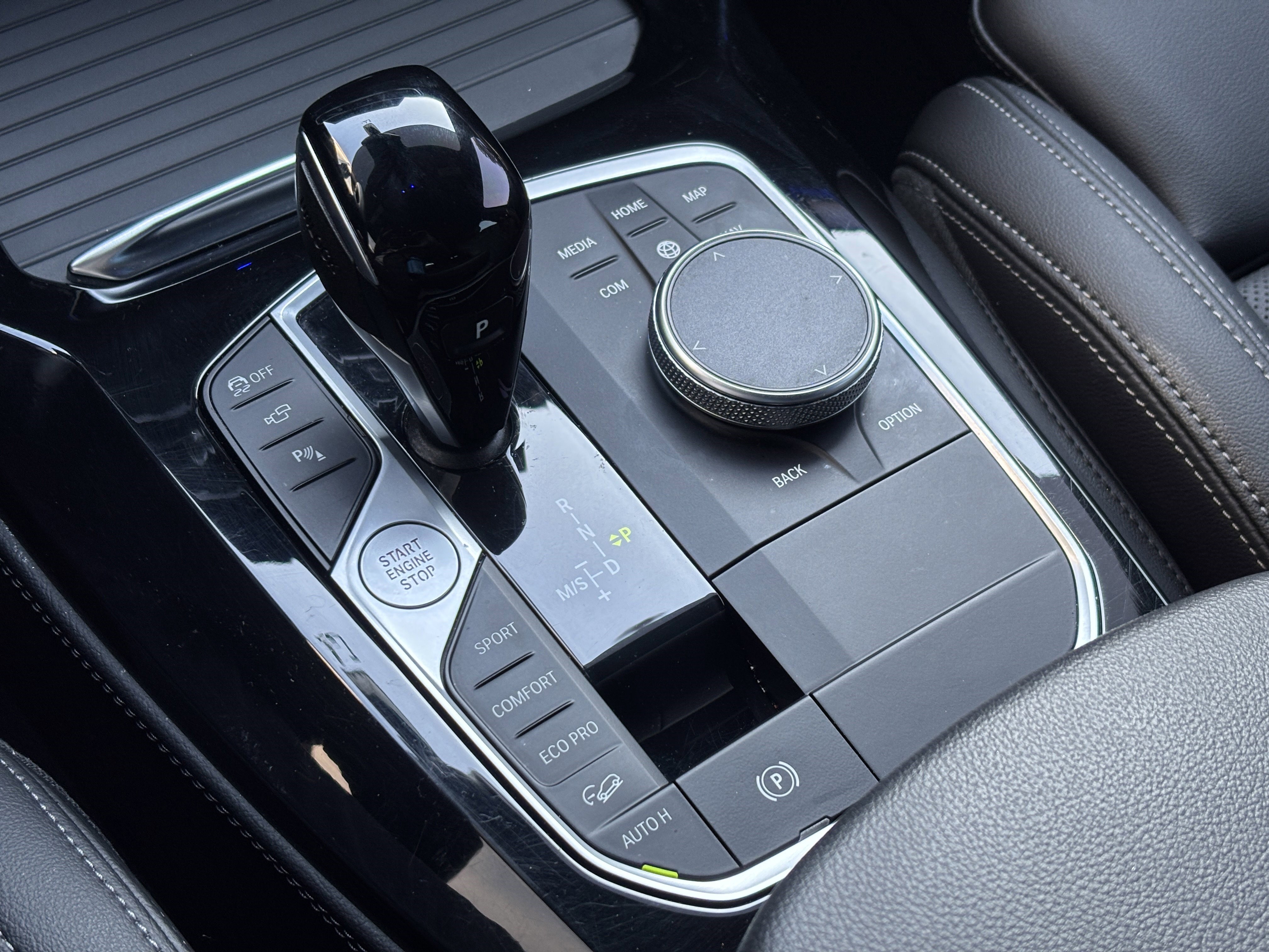 Used 2024 BMW X4 M40i w/ Premium Package image 13