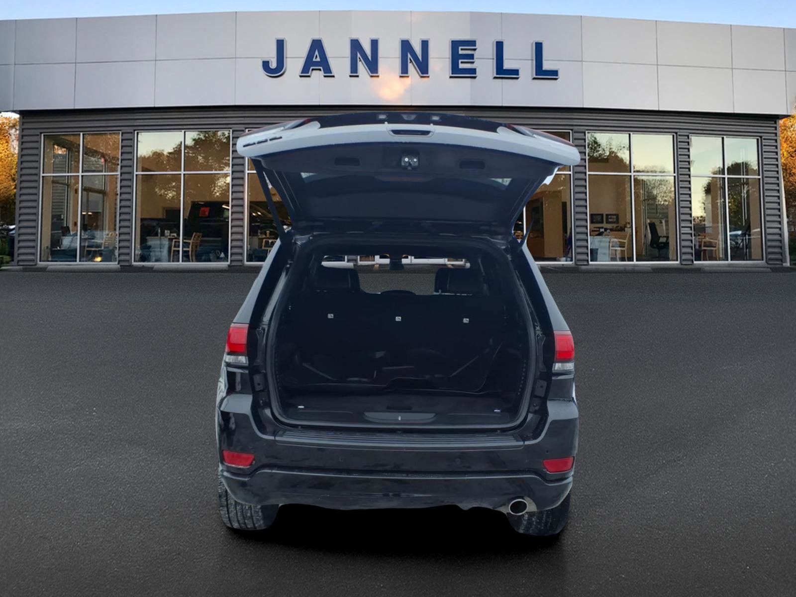 Used 2020 Jeep Grand Cherokee Altitude image 10