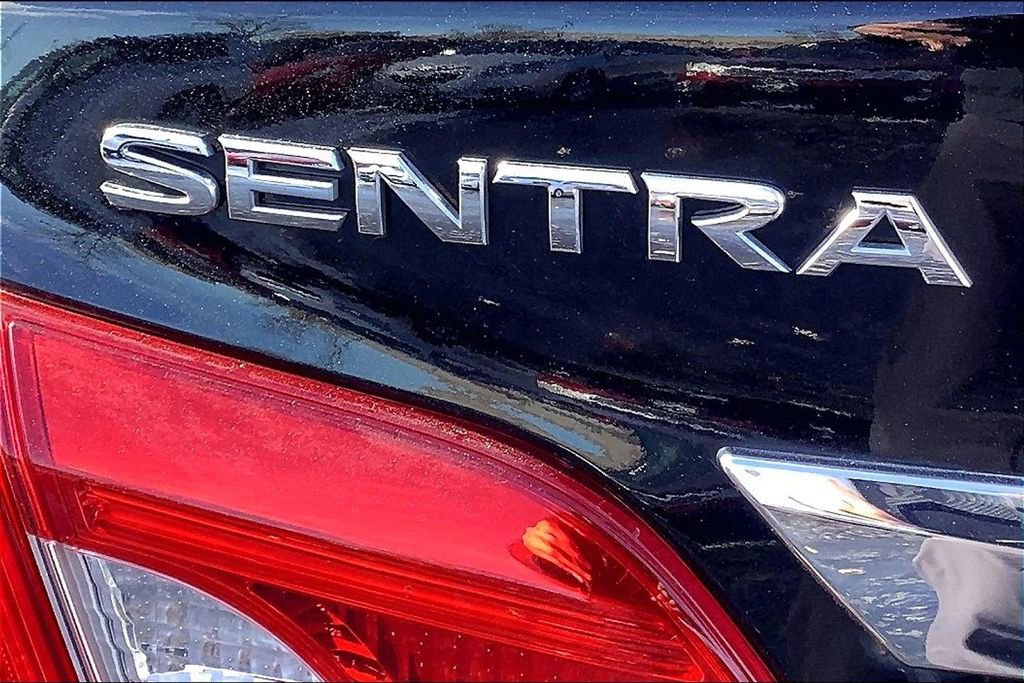 Used 2017 Nissan Sentra S image 9