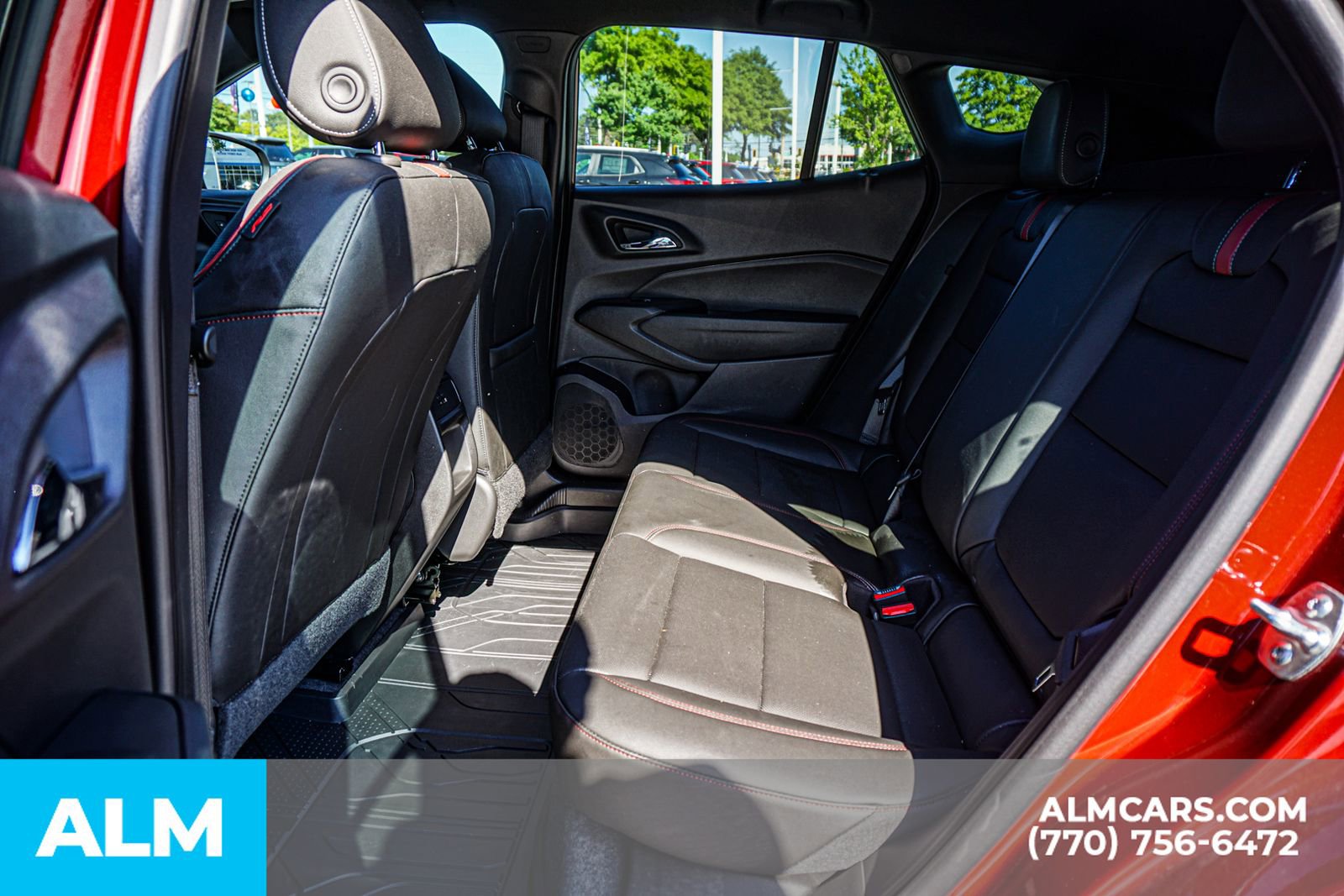 Used 2025 Chevrolet Trax RS FWD image 23