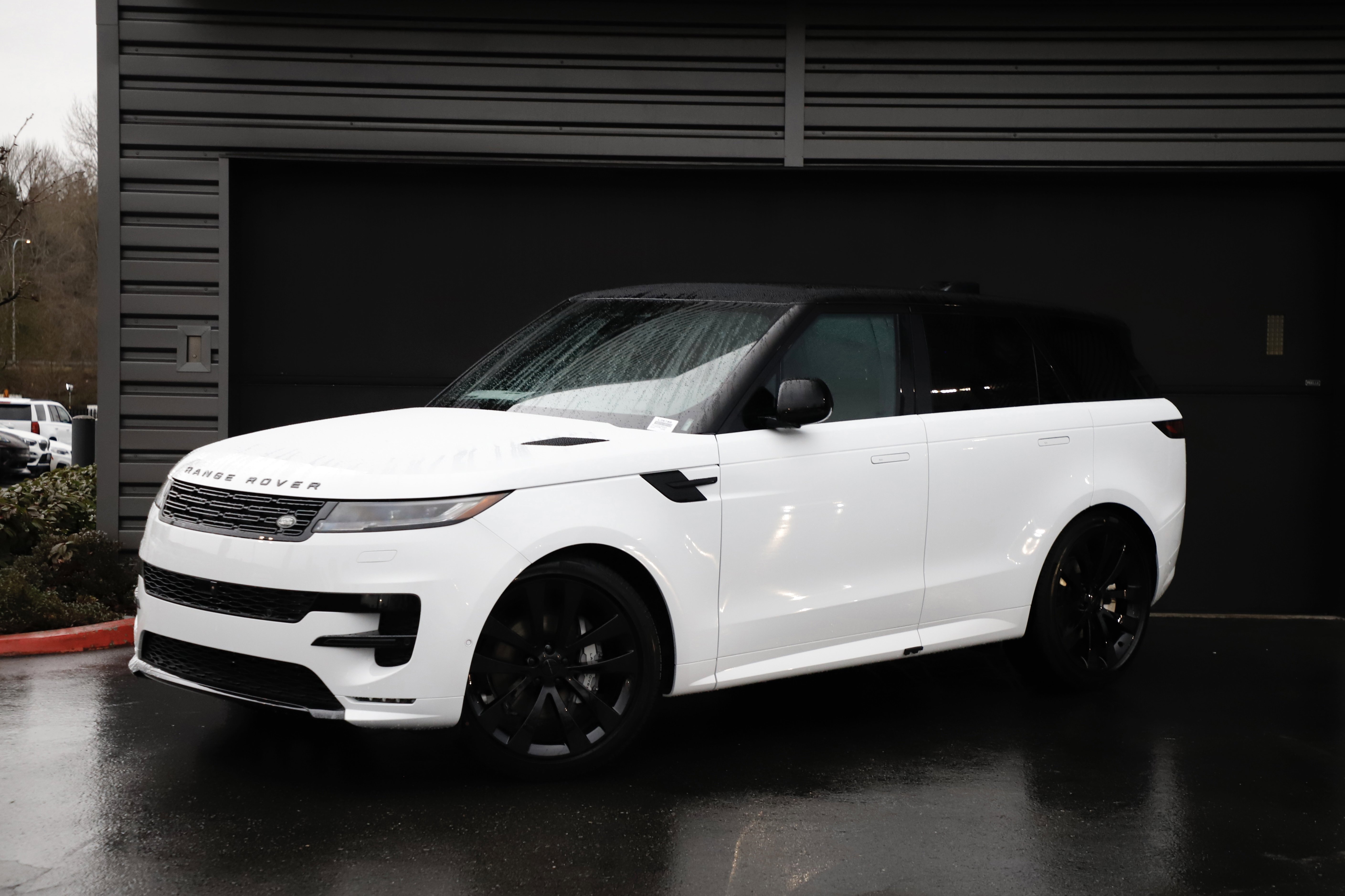 New 2026 Land Rover Range Rover Sport Dynamic SE image 1