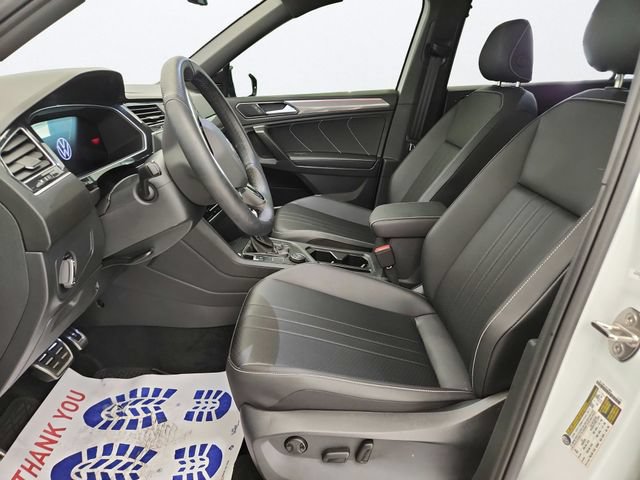 Used 2024 Volkswagen Tiguan SE R-Line AWD/4WD image 11