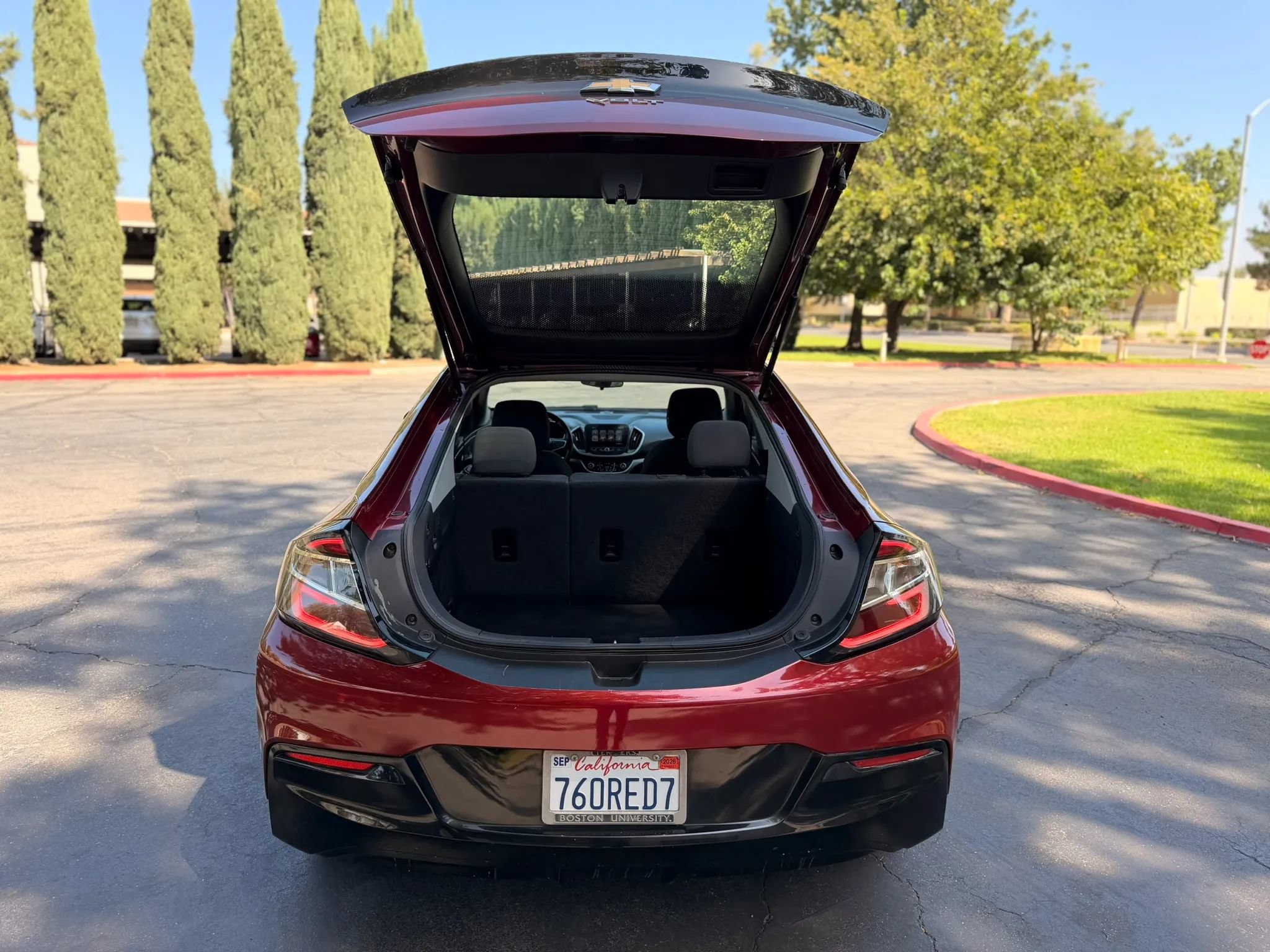 Used 2017 Chevrolet Volt LT w/ Comfort Package FWD image 9