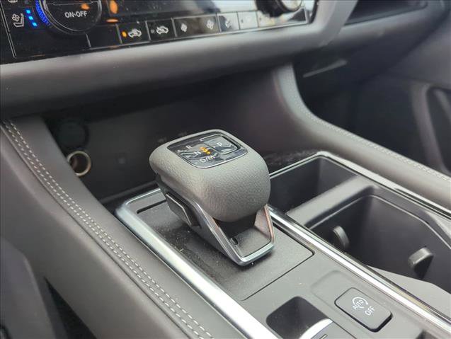 Used 2025 Nissan Pathfinder Platinum w/ Cargo Package FWD image 19