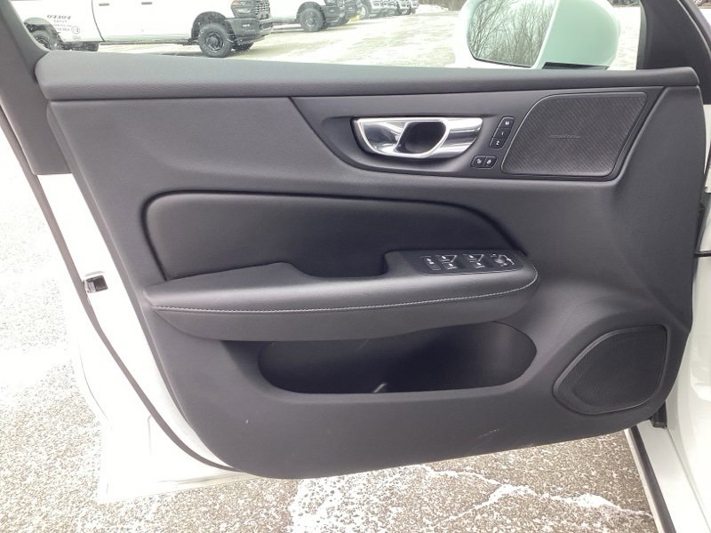 Used 2020 Volvo S60 T6 Momentum image 19