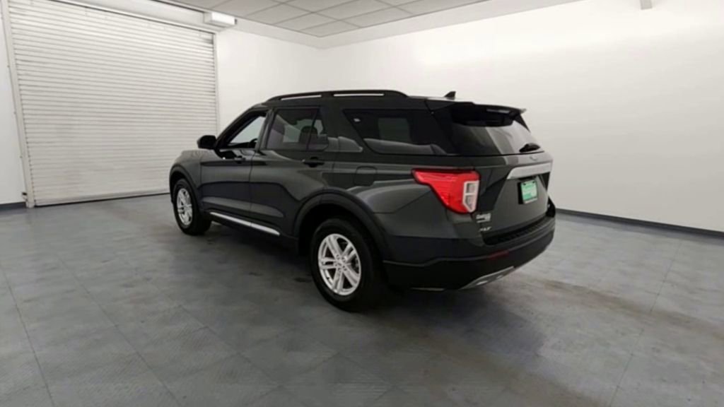 Used 2023 Ford Explorer XLT w/ Equipment Group 202A image 6
