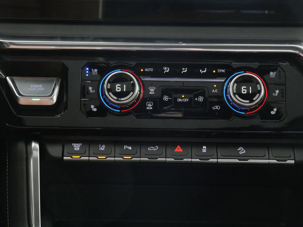 New 2026 GMC Sierra 3500 Denali Ultimate w/ LPO, Black Badging Package AWD/4WD image 19