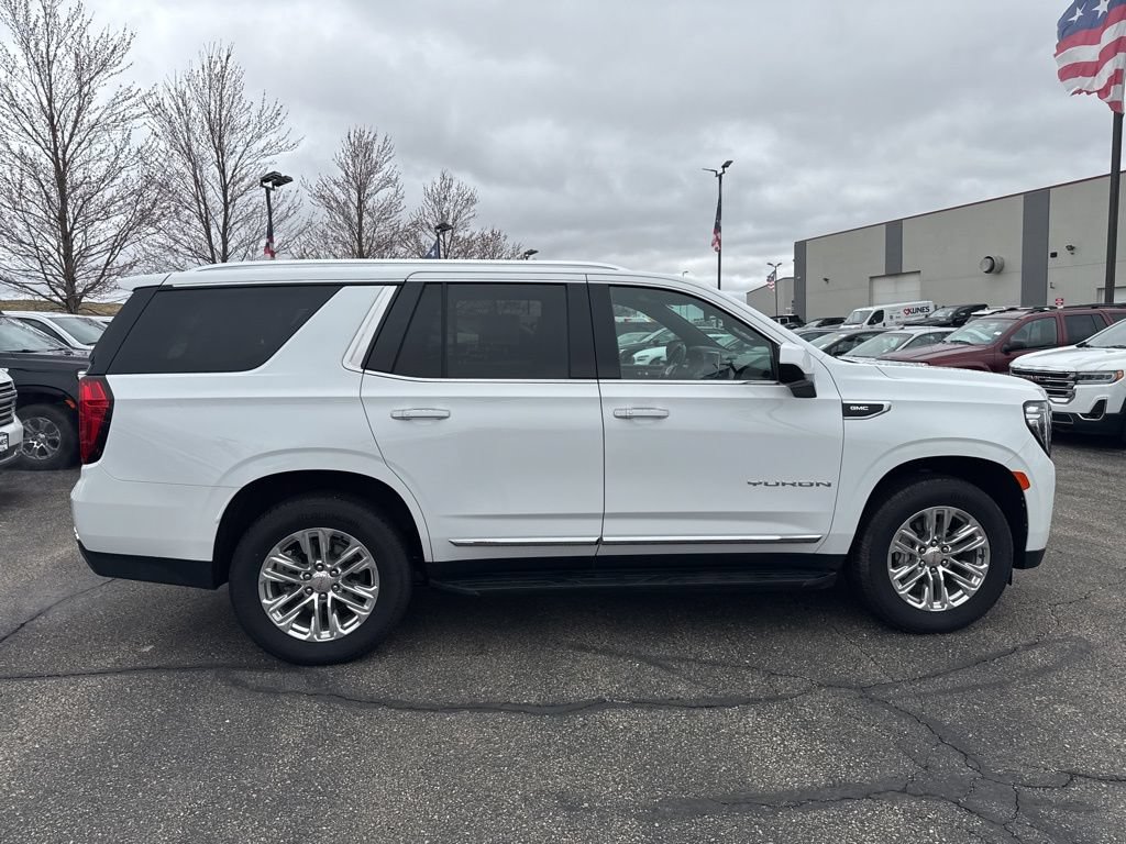 Used 2024 GMC Yukon SLT AWD/4WD image 2