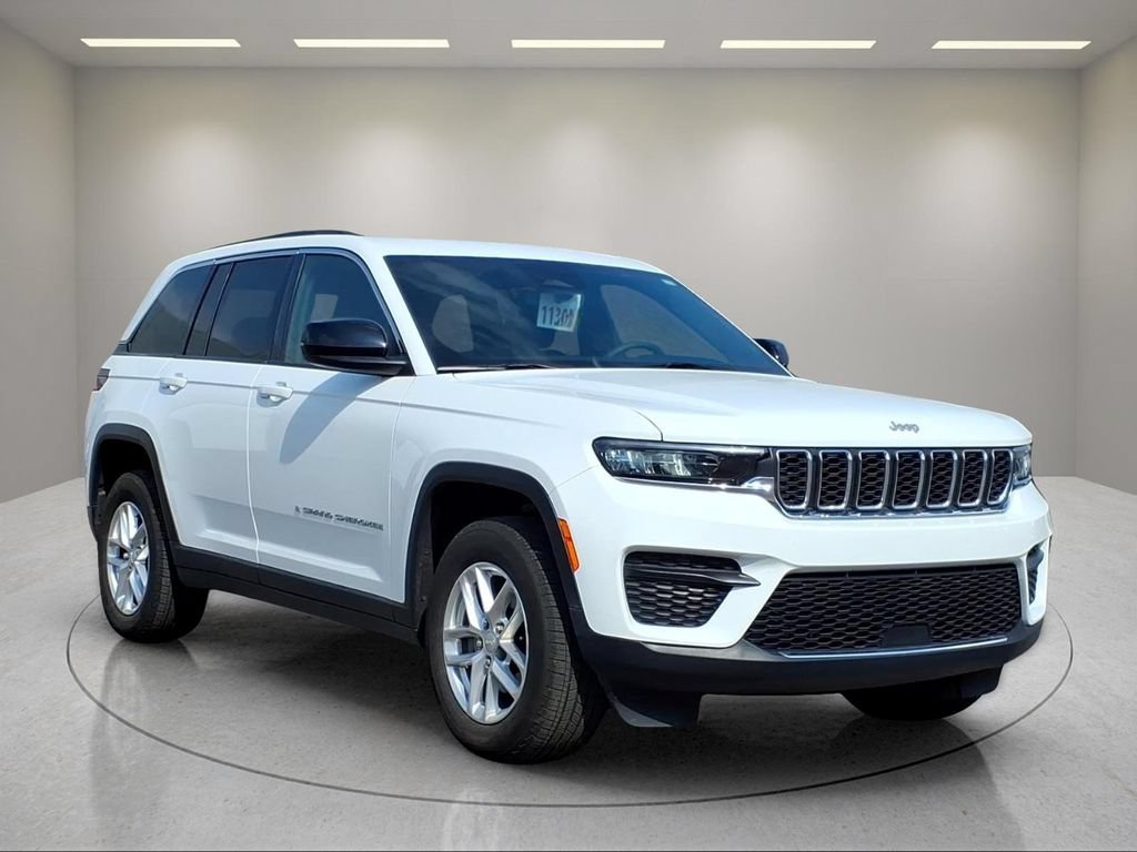 Used 2024 Jeep Grand Cherokee Laredo X w/ Luxury Tech Group I AWD/4WD image 26