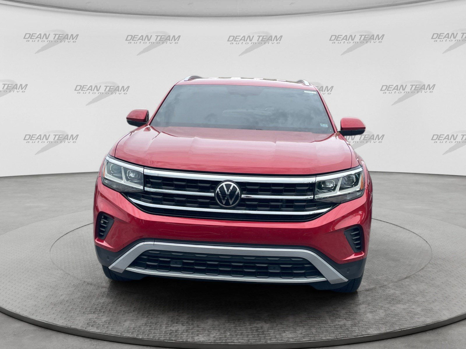 Used 2020 Volkswagen Atlas Cross Sport SE FWD image 2