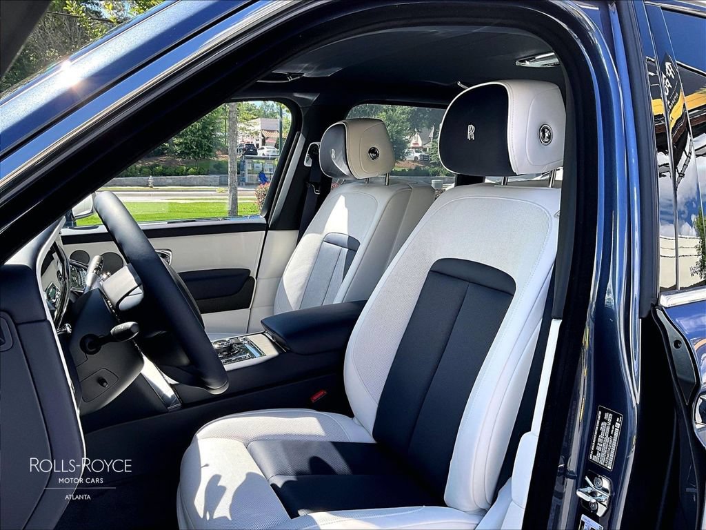 New 2026 Rolls-Royce Cullinan AWD/4WD image 9