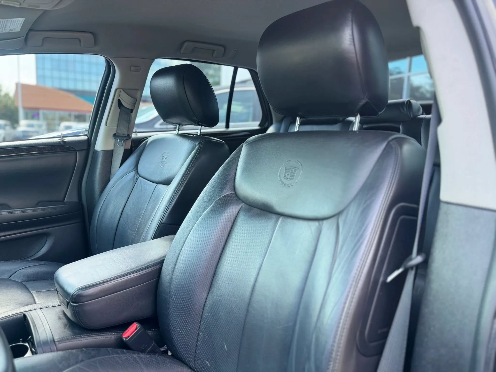 Used 2010 Cadillac DTS FWD image 12