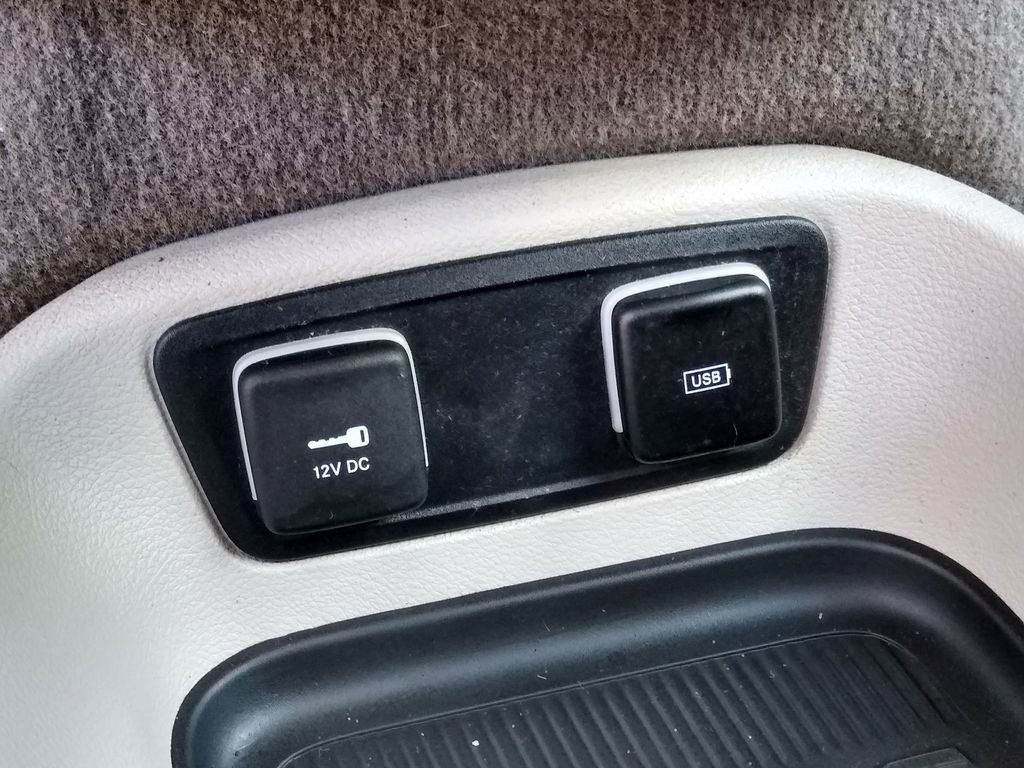 Used 2019 Chrysler Pacifica Touring-L Plus w/ Advanced Safetytec Group FWD image 25