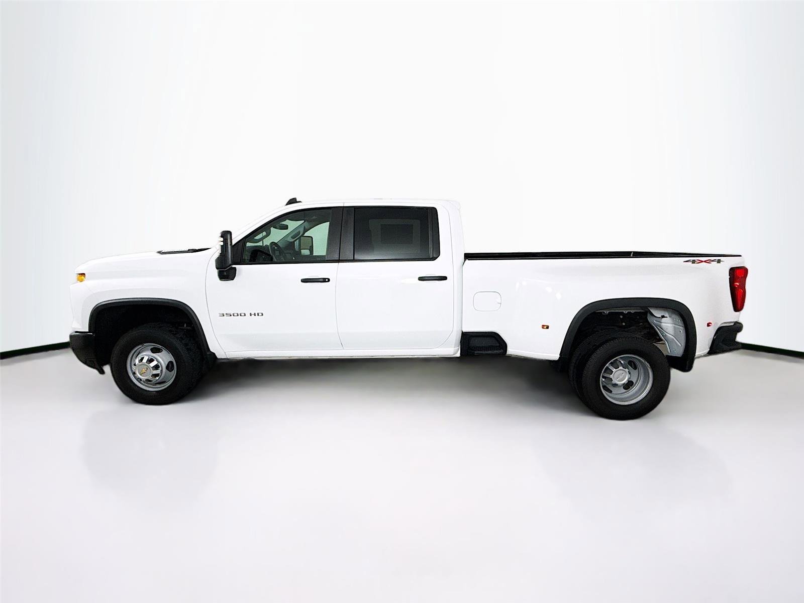 Used 2024 Chevrolet Silverado 3500 W/T image 23