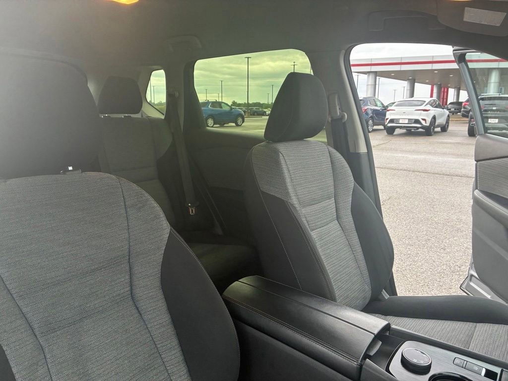 Used 2023 Nissan Rogue SV AWD/4WD image 21