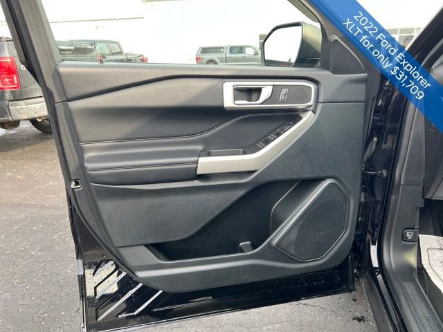 Used 2022 Ford Explorer XLT w/ Equipment Group 202A image 11