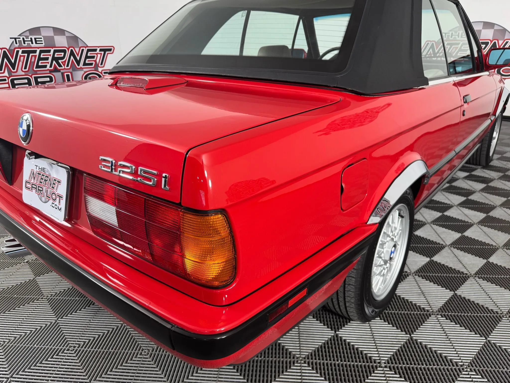 Used 1991 BMW 325i Convertible RWD image 38