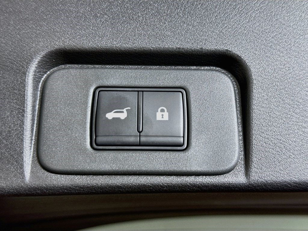 Used 2026 Nissan Rogue SV FWD image 40