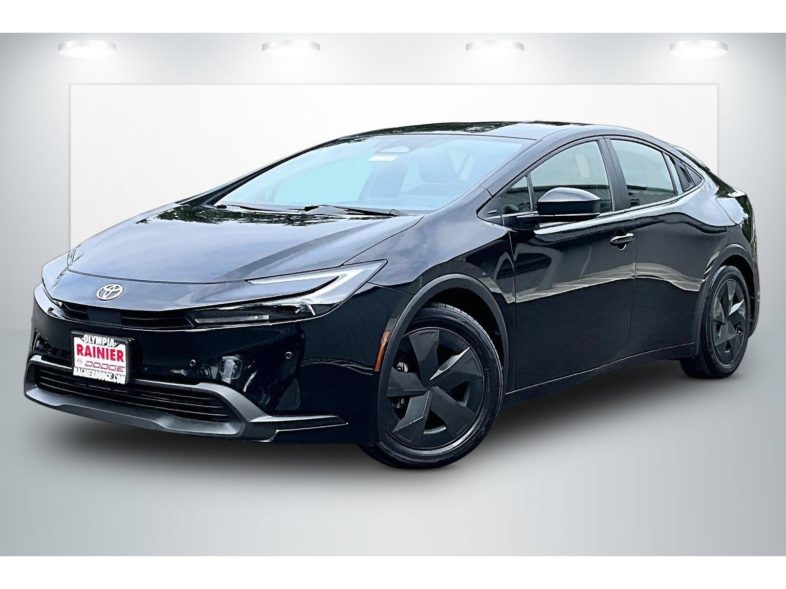 Used 2025 Toyota Prius LE FWD image 2