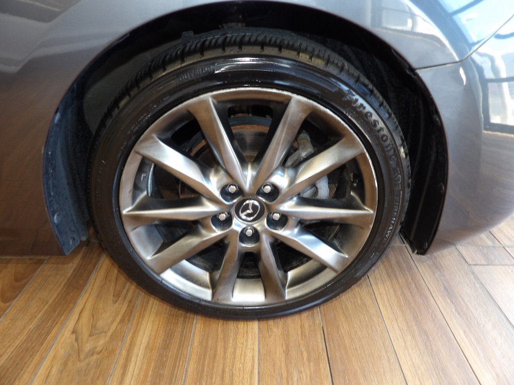 Used 2018 MAZDA MAZDA3 Touring FWD image 4