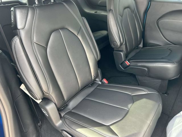 New 2026 Chrysler Pacifica Select FWD image 22