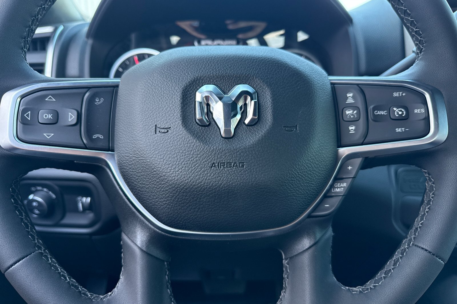 New 2026 RAM 3500 Big Horn AWD/4WD image 24