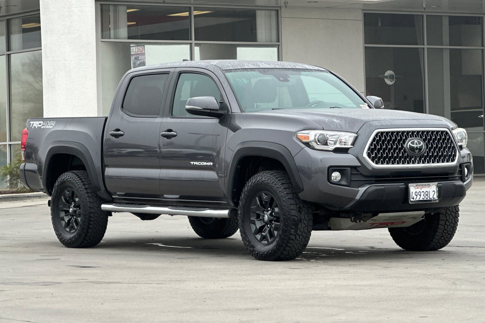 Used 2018 Toyota Tacoma SR image 8