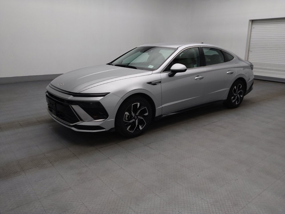 Used 2025 Hyundai Sonata SEL FWD image 2
