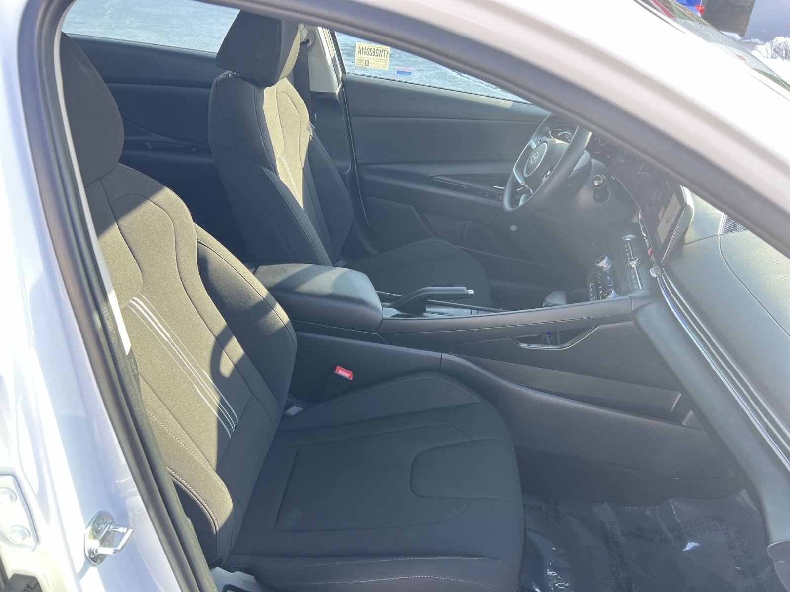 Used 2024 Hyundai Elantra SEL image 25