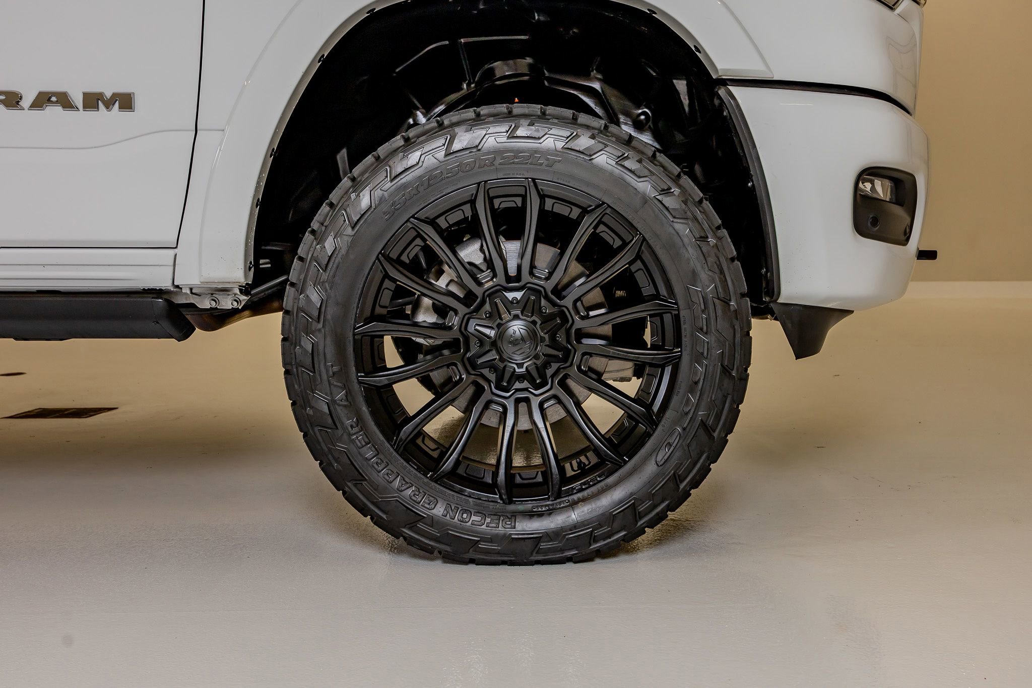 Used 2025 RAM 1500 Laramie w/ Laramie Southwest Edition AWD/4WD image 12