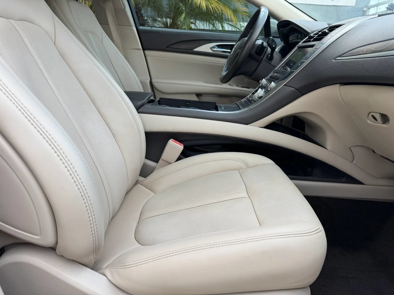 Used 2018 Lincoln MKZ Reserve w/ Technology Package FWD image 15