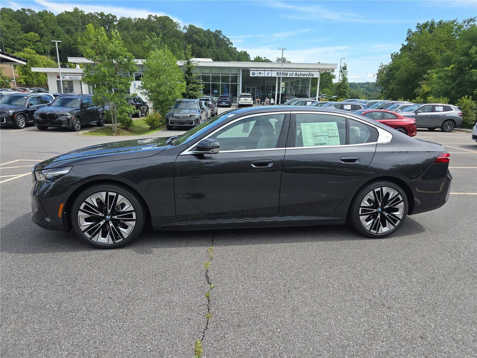 New 2027 BMW i5 xDrive40 AWD/4WD image 6