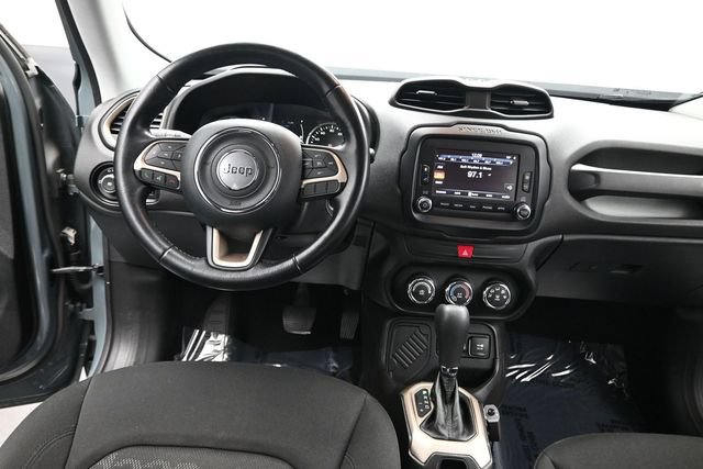 Used 2016 Jeep Renegade Latitude FWD image 17