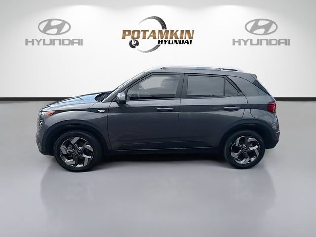 Certified 2024 Hyundai Venue SEL FWD image 8