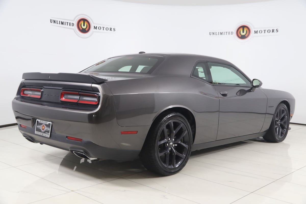 Used 2022 Dodge Challenger R/T w/ Blacktop Package RWD image 3