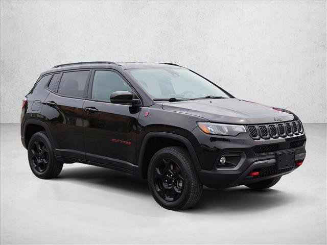 Used 2023 Jeep Compass Trailhawk AWD/4WD image 3