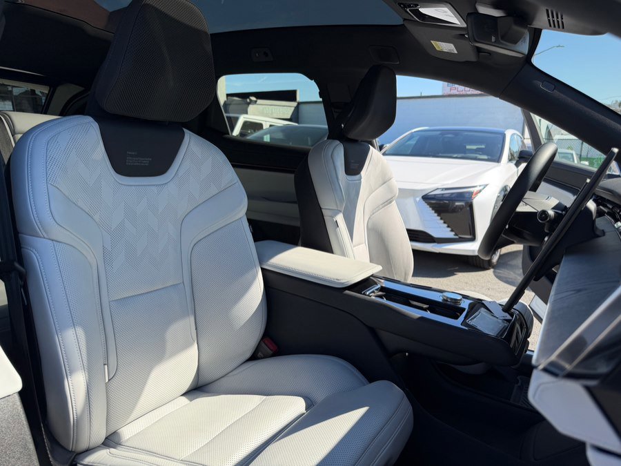 Used 2025 Polestar Polestar 3 image 37