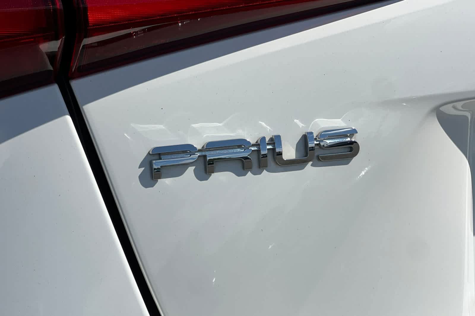 Certified 2022 Toyota Prius LE FWD image 31