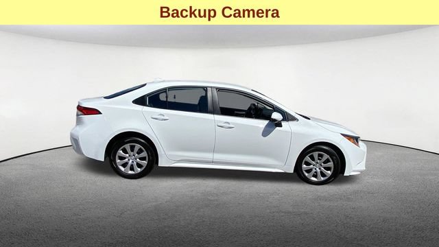 Used 2025 Toyota Corolla LE FWD image 12