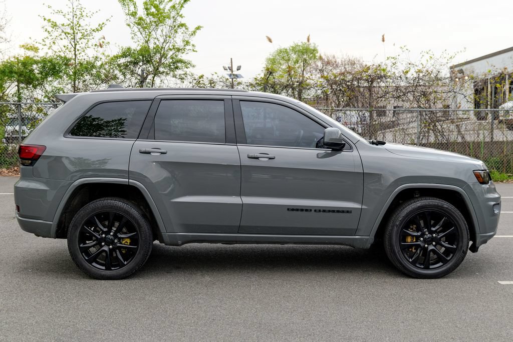 Used 2021 Jeep Grand Cherokee Laredo X AWD/4WD image 8