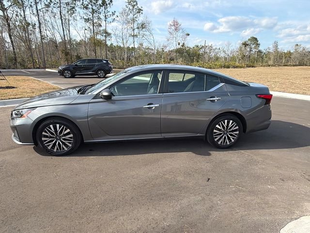 Used 2025 Nissan Altima 2.5 SV image 3