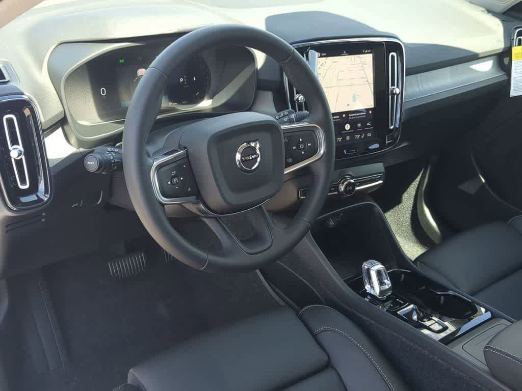 New 2026 Volvo XC40 B5 Plus w/ Protection Package Premier AWD/4WD video 2