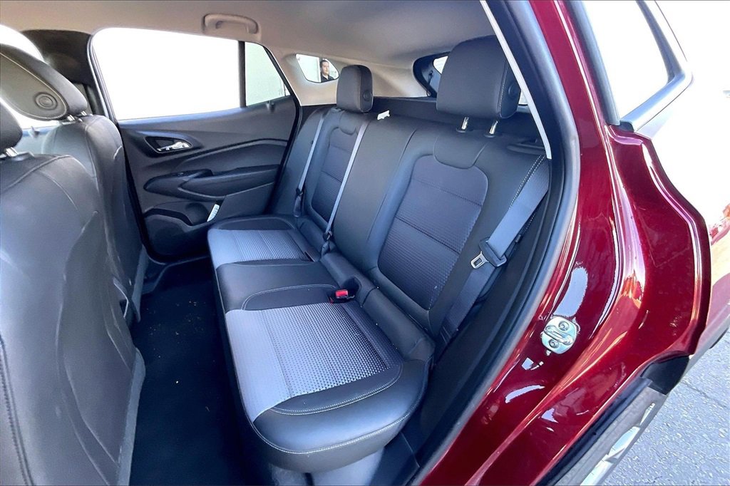 Used 2025 Chevrolet Trax LT image 24