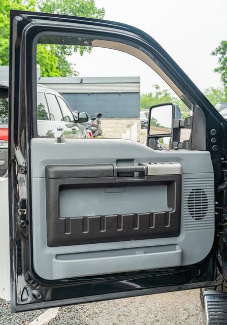 Used 2015 Ford F250 XLT w/ XLT Premium Package AWD/4WD image 17