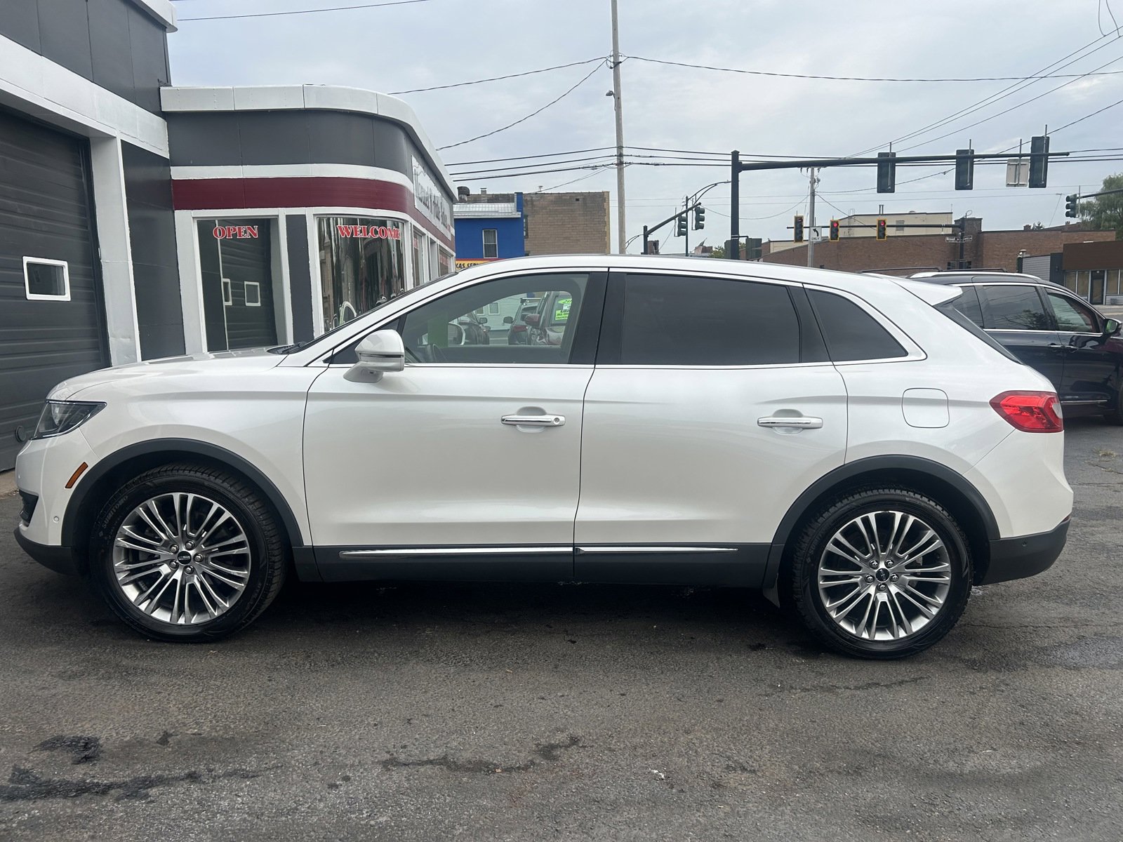 Used 2016 Lincoln MKX Reserve w/ Technology Package image 5