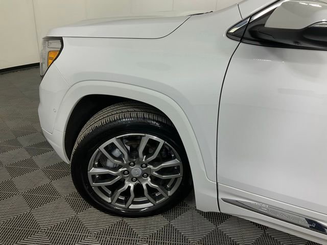 Used 2024 GMC Terrain Denali w/ Denali Premium Package image 40