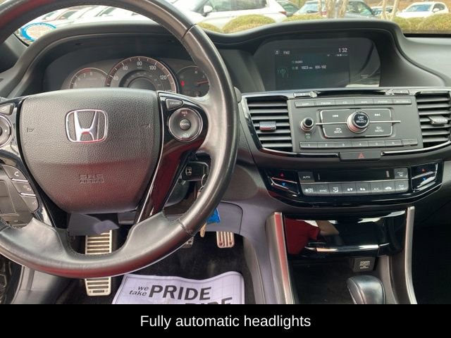 Used 2017 Honda Accord Sport image 7