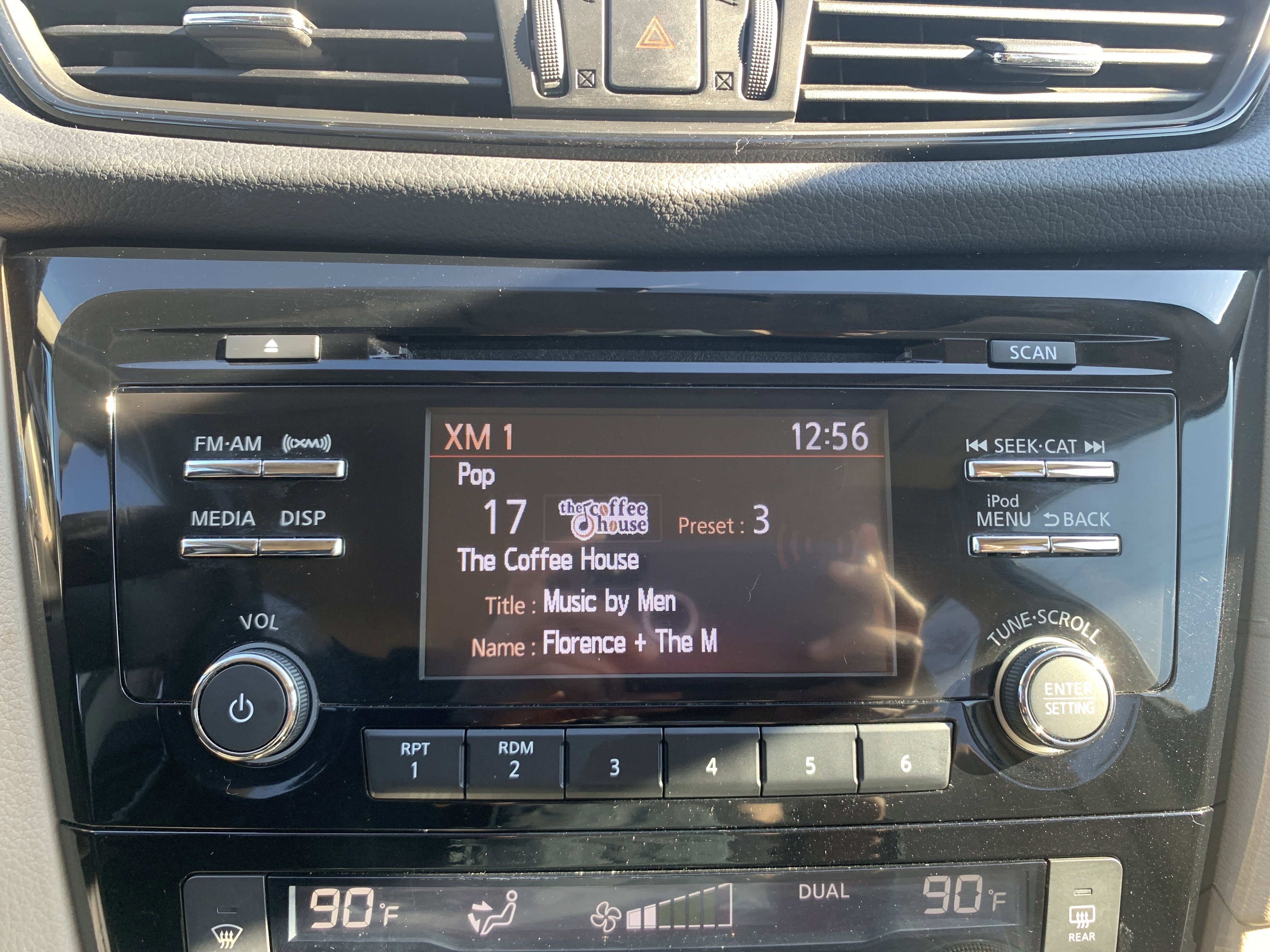 Used 2017 Nissan Rogue SV image 23