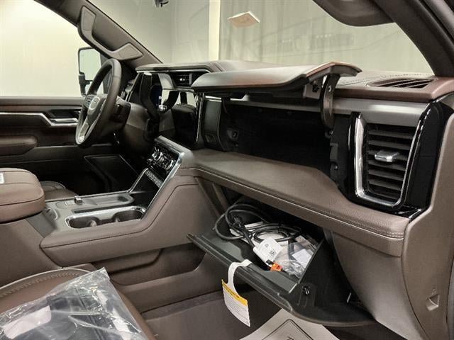 New 2026 GMC Sierra 3500 Denali w/ Denali Reserve Package AWD/4WD image 39